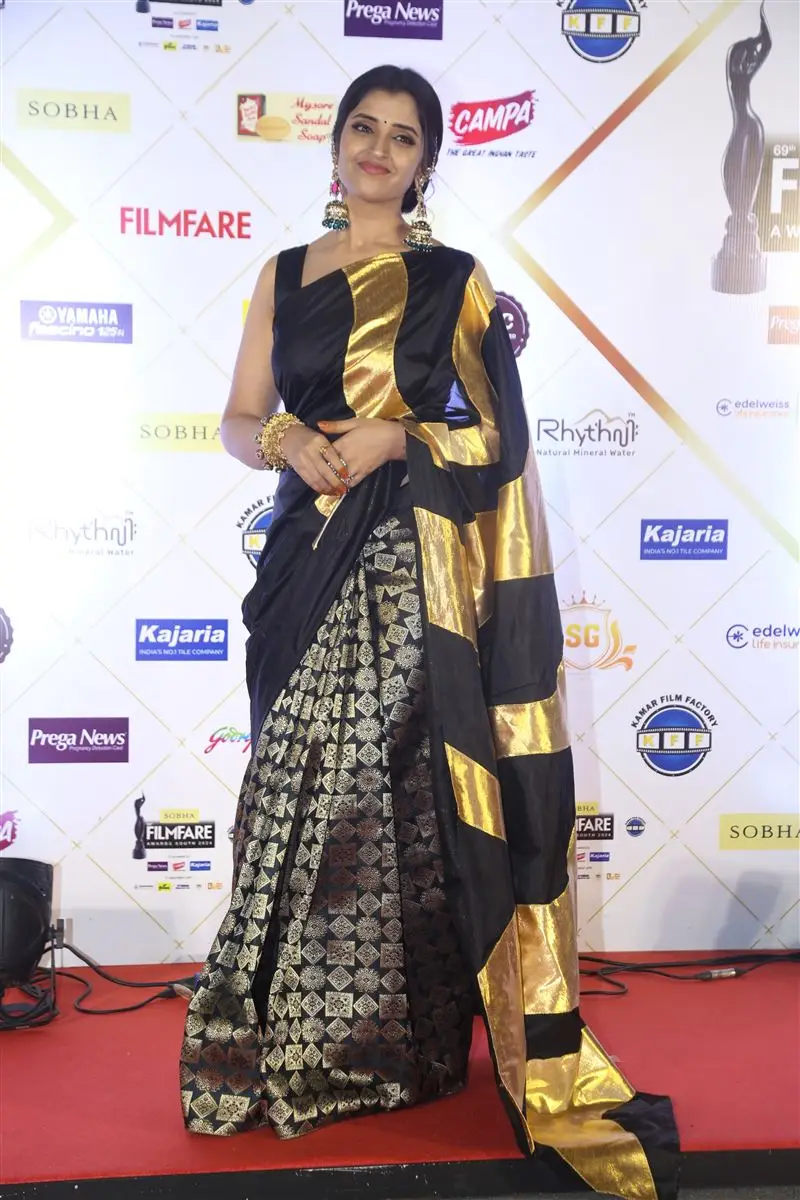 Telugu Anchor Syamala at 69th SOBHA Filmfare Awards South 2024